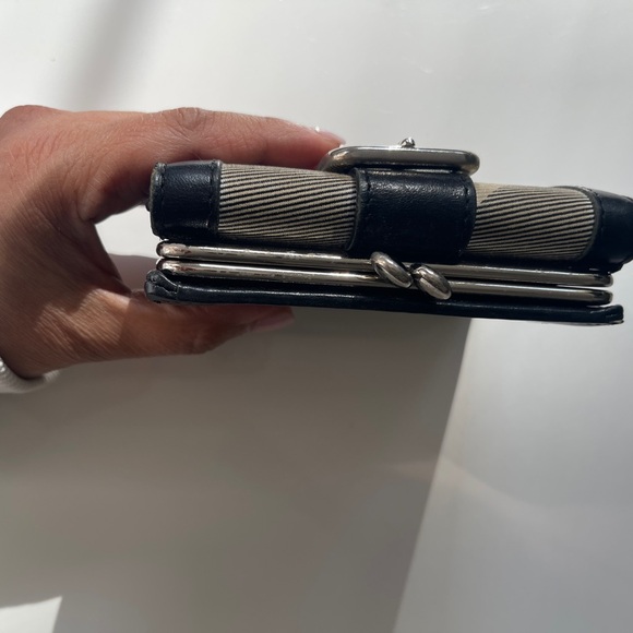 Burberry Black/Beige Nova Check Canvas and Leather Buckle kiss lock Wallet - Picture 11 of 12